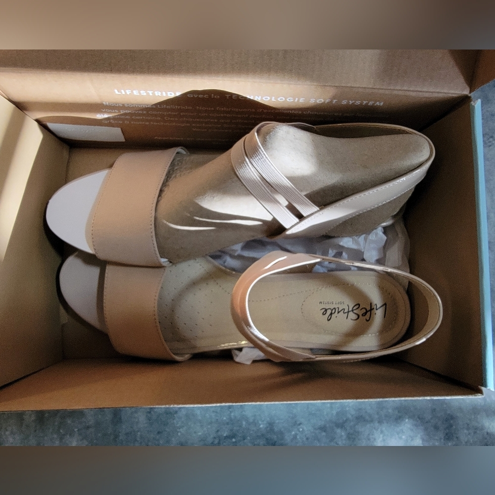 NEW Life Stride Soft System Yolo Wedge Slingback Sandal 10 Taupe